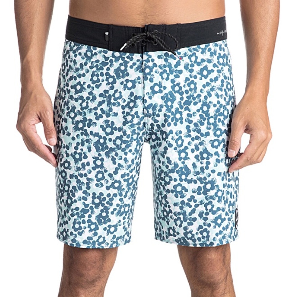 EUC Quiksilver Highline Boardshorts